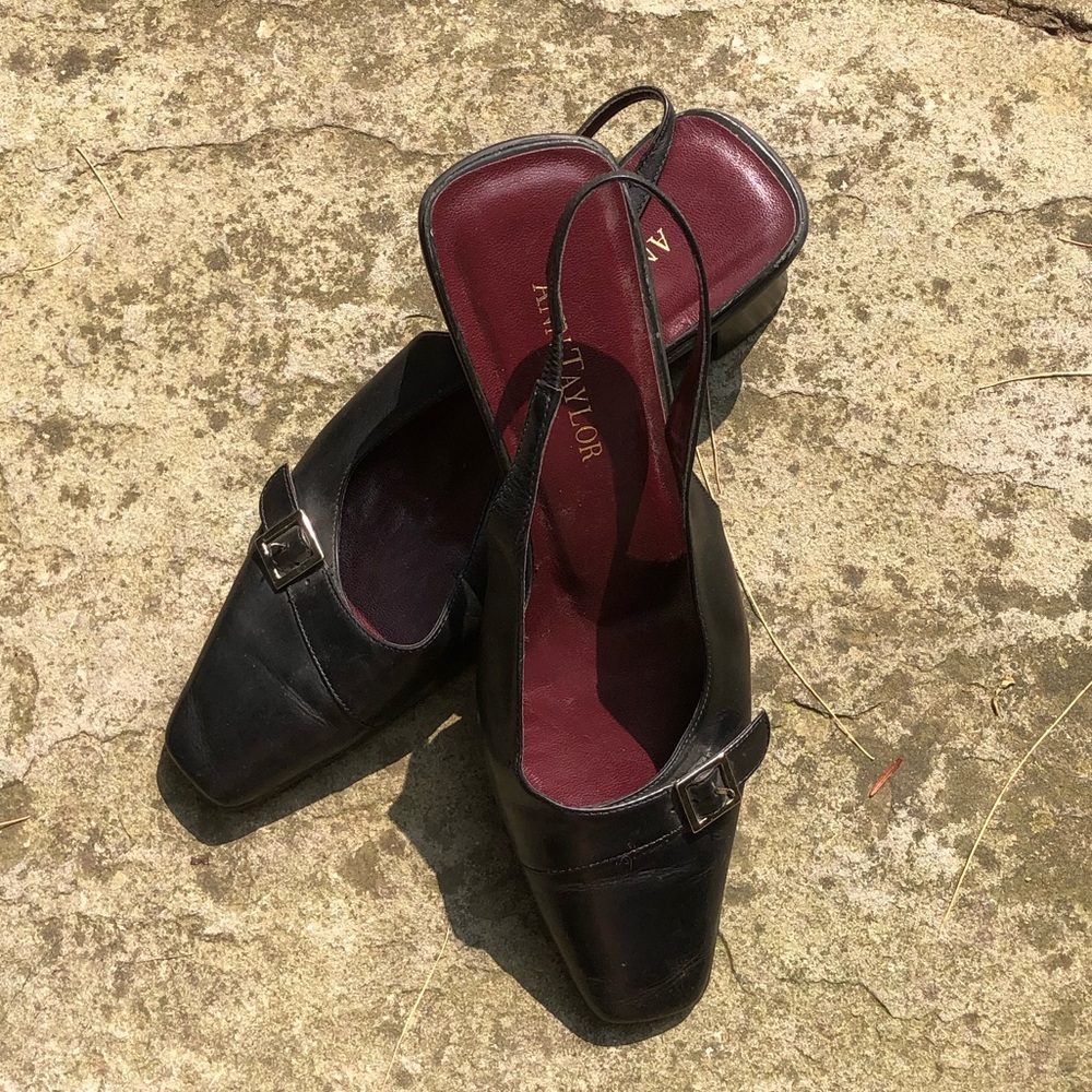 Black low sling back heels by Ann Taylor - Picture 3 of 3